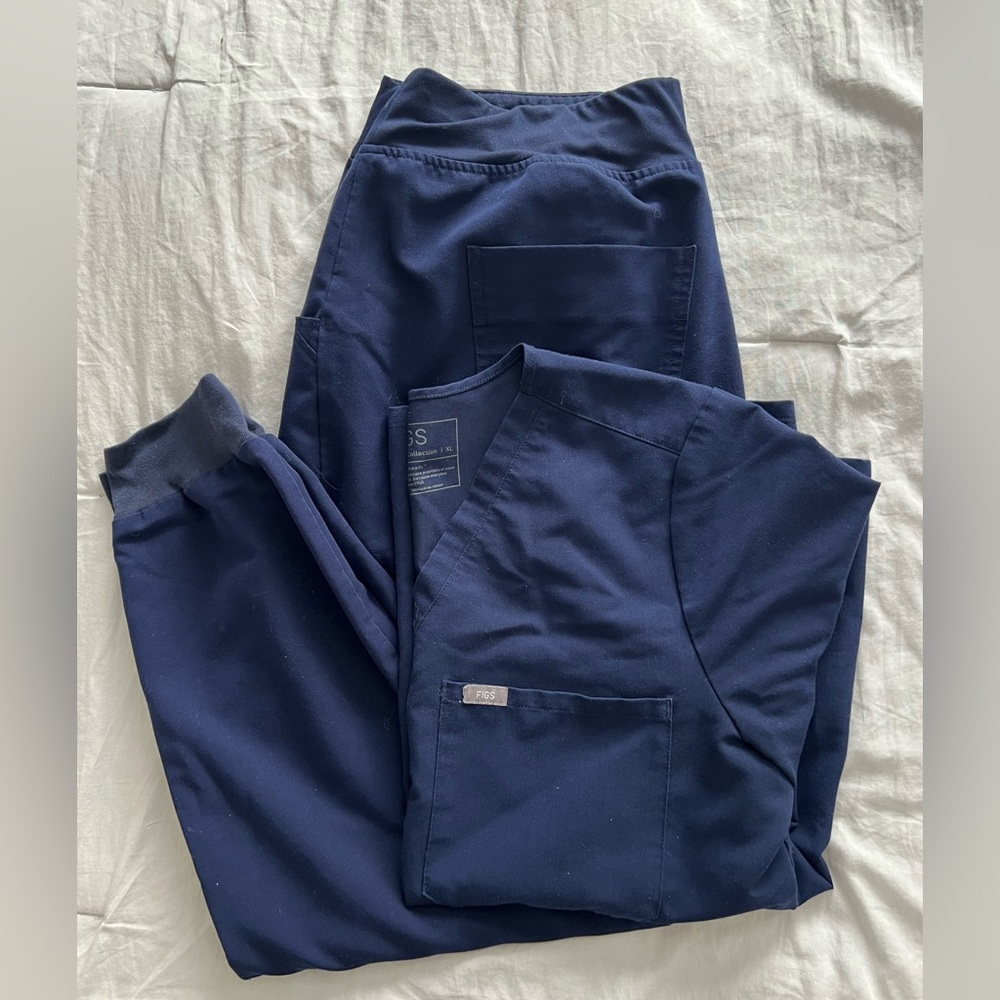 ** SOLD**FIGS Scrub set